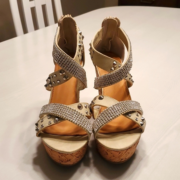 Worn once - Picture 3 of 5